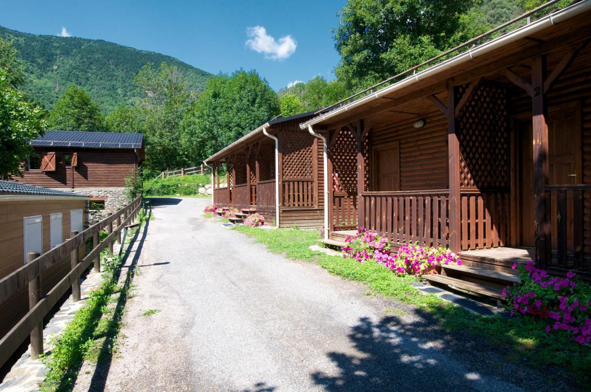 Camping Bungalows La Borda del Pubill Ribera de Cardós Habitación foto