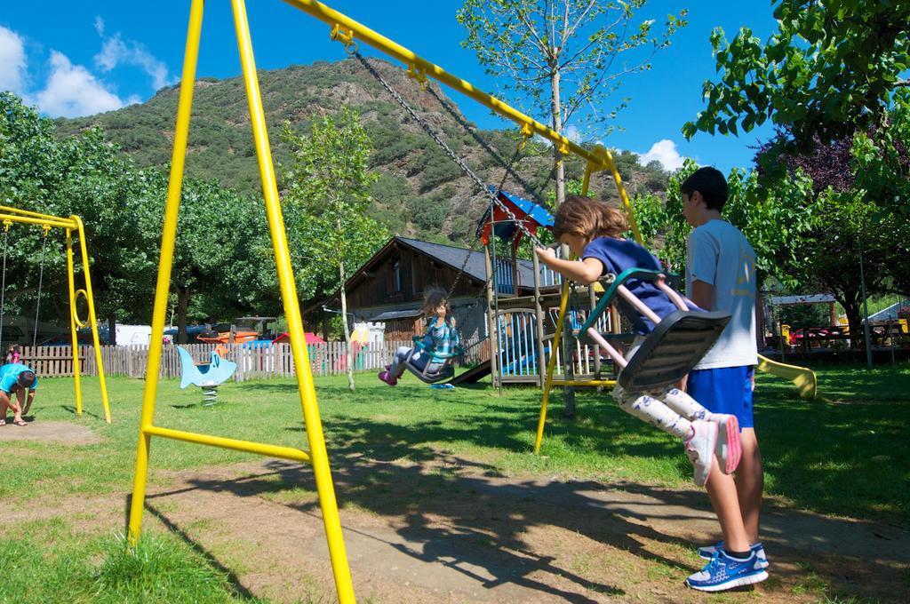 Camping Bungalows La Borda del Pubill Ribera de Cardós Exterior foto